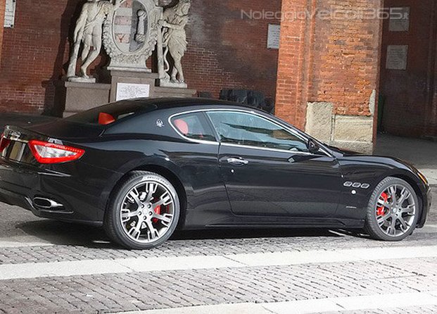 Maserati_Gran_TurismoS_black04_l_700