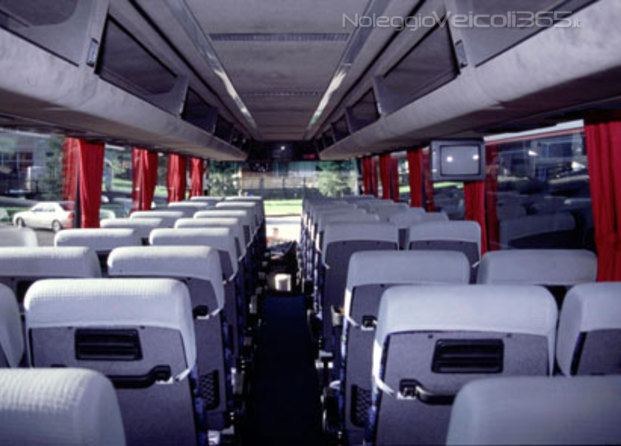 Interni autobus