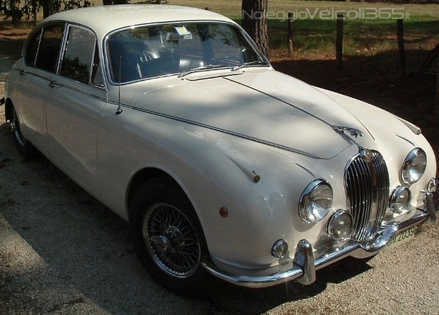 Jaguar MK II bianca